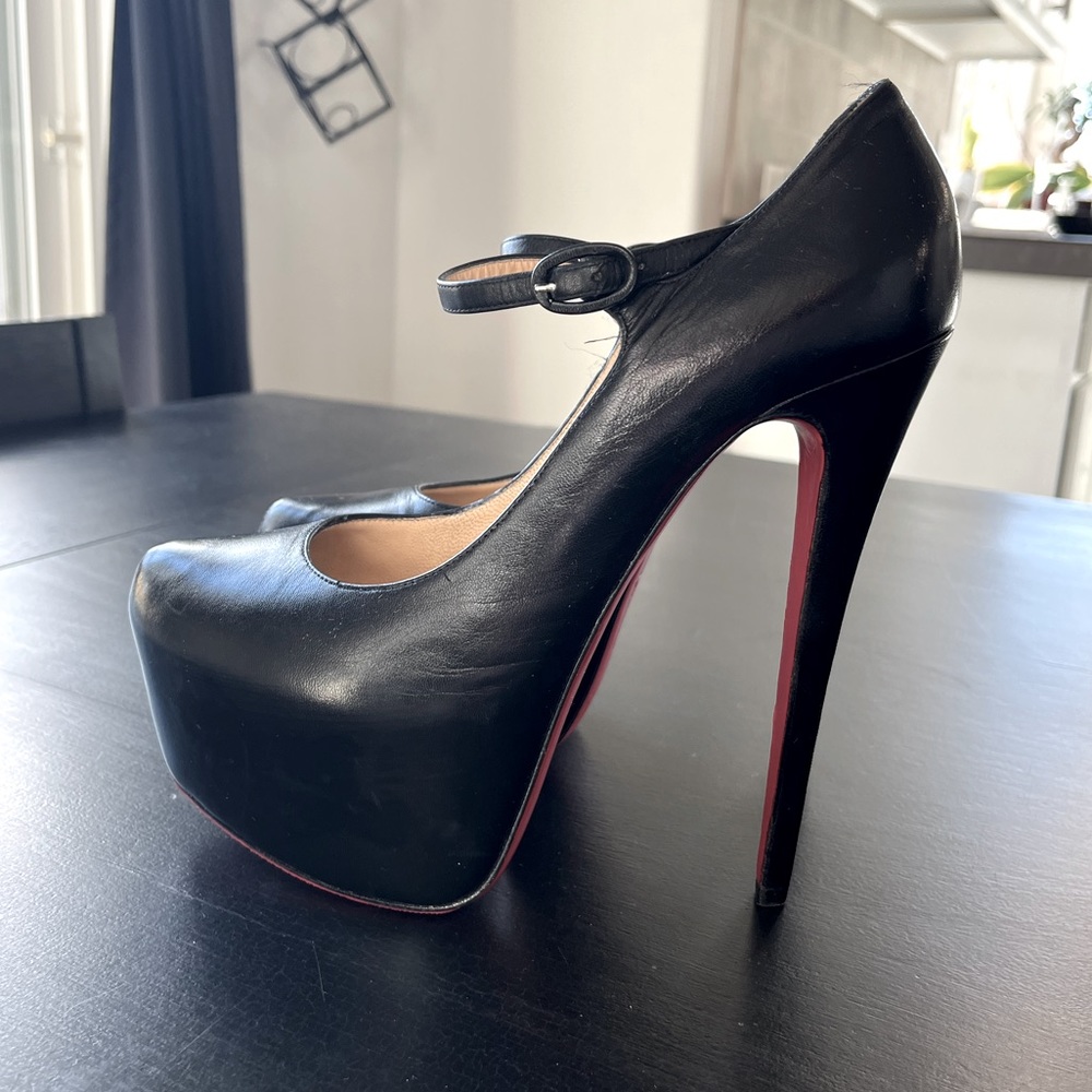 Christian Louboutin Lady DAF pumps